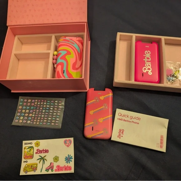 Barbie Flip Phone - Picture 5 of 6